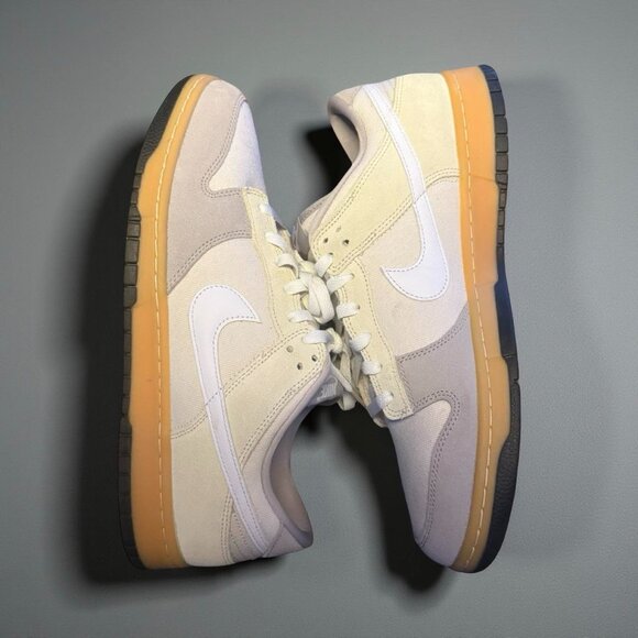 Nike Dunks - Picture 1 of 4